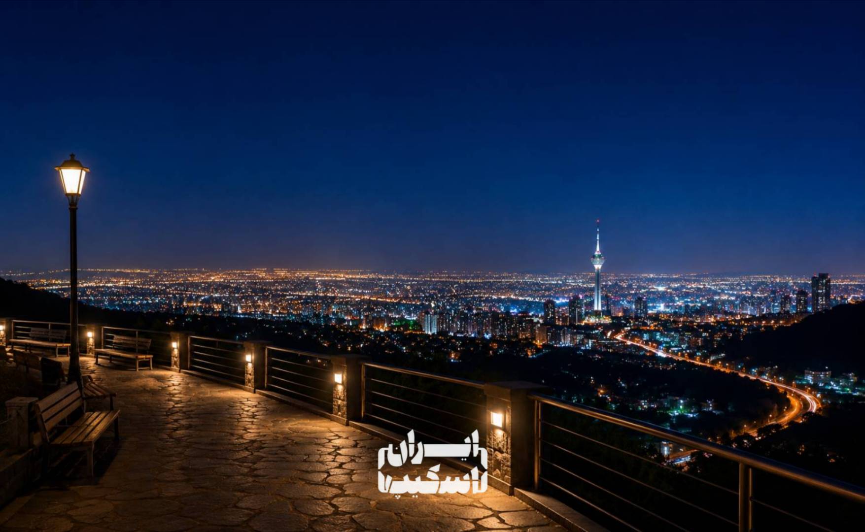 بام تهران در شب